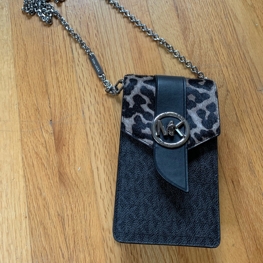 Michael Kors Smartphone Cross Body Bag